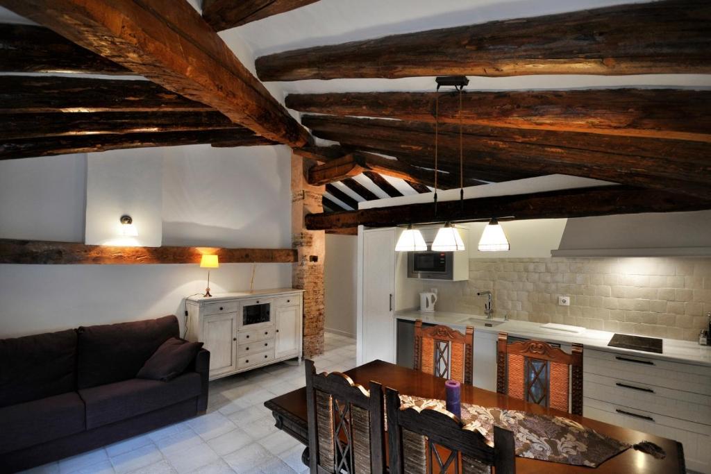 La Casa Grande De Albarracin Apartment Room photo